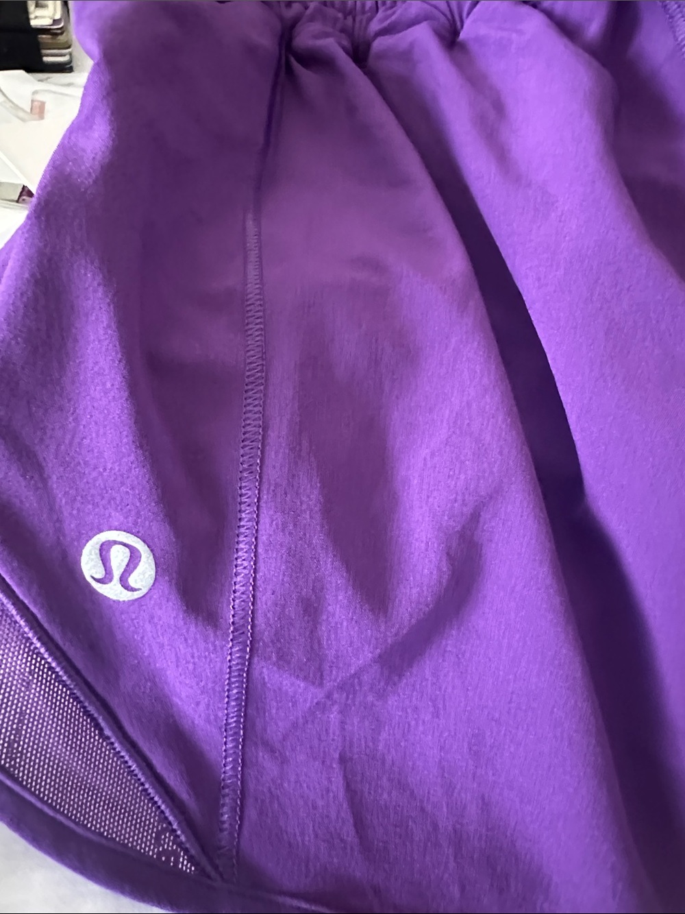 Lululemon Hotty Hot HR 2.5" Lined Shorts college Purple BNWT - Picture 3 of 5